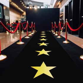 Shappy decor usable indoors or outdoors for versatile events