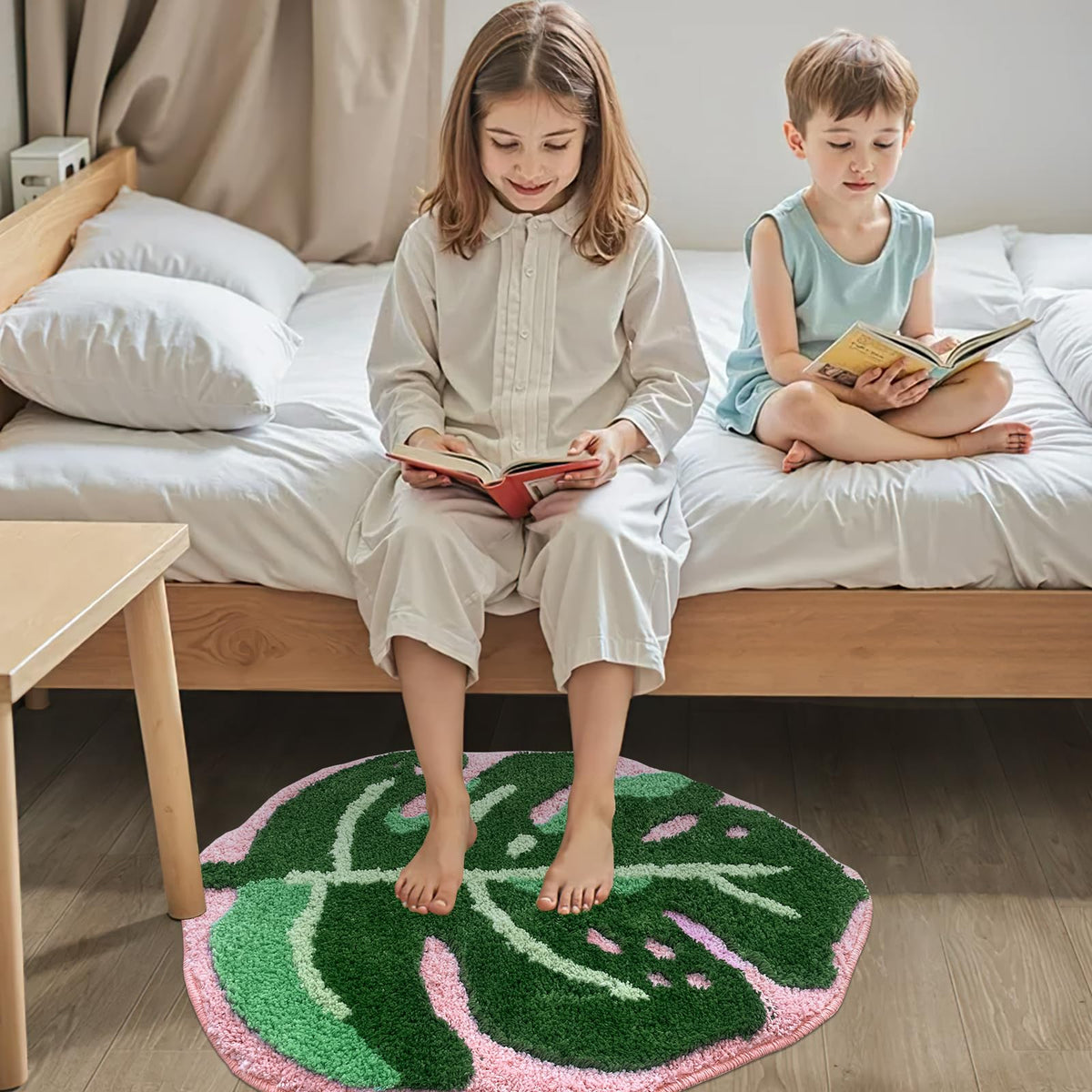 Sisher Leaf Rug Monstera bath mat ideal for family spaces and shared bathrooms.