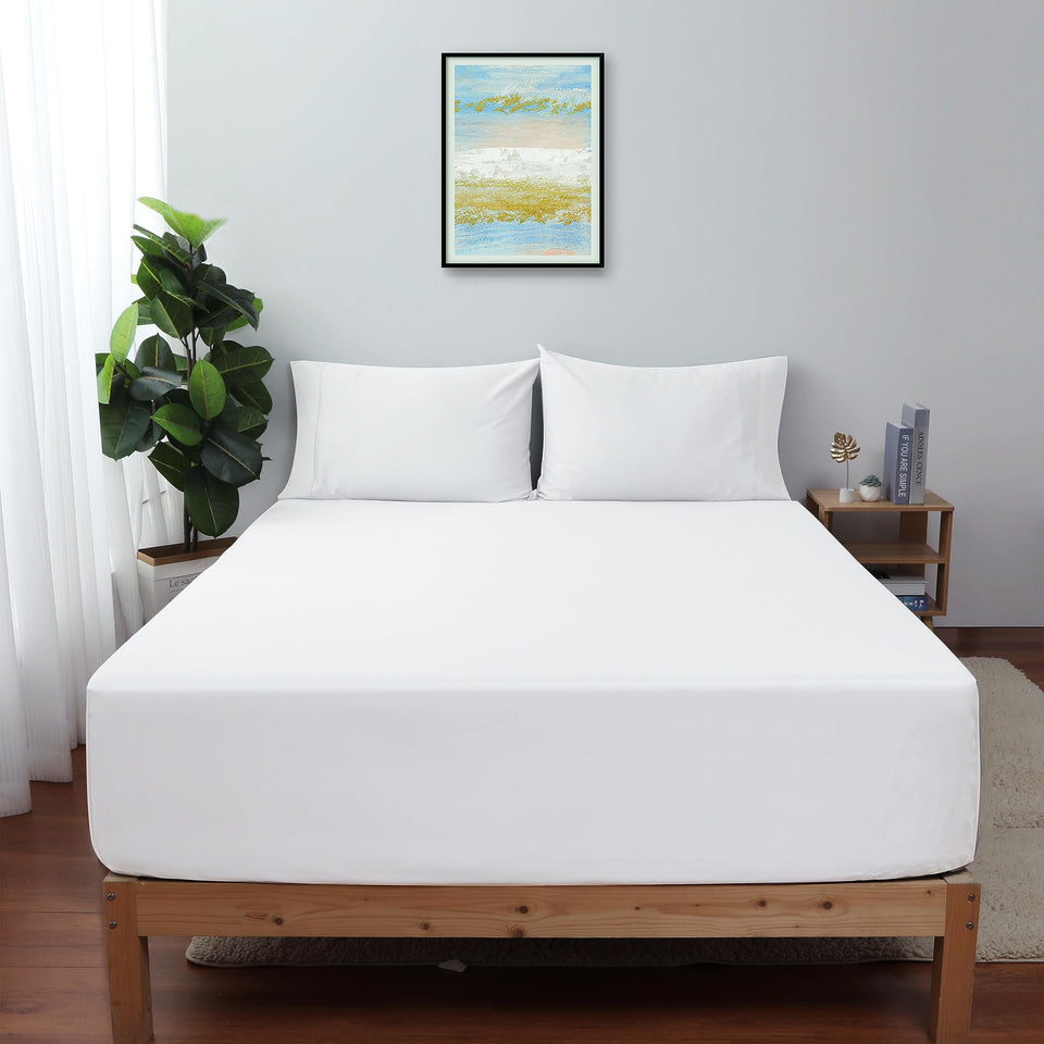 Shunjie.Home king-size fitted sheet on bed for a secure, neat fit.