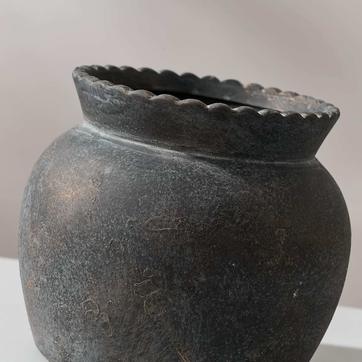 SIDUCAL gift-ready vase makes a thoughtful housewarming or celebration gift