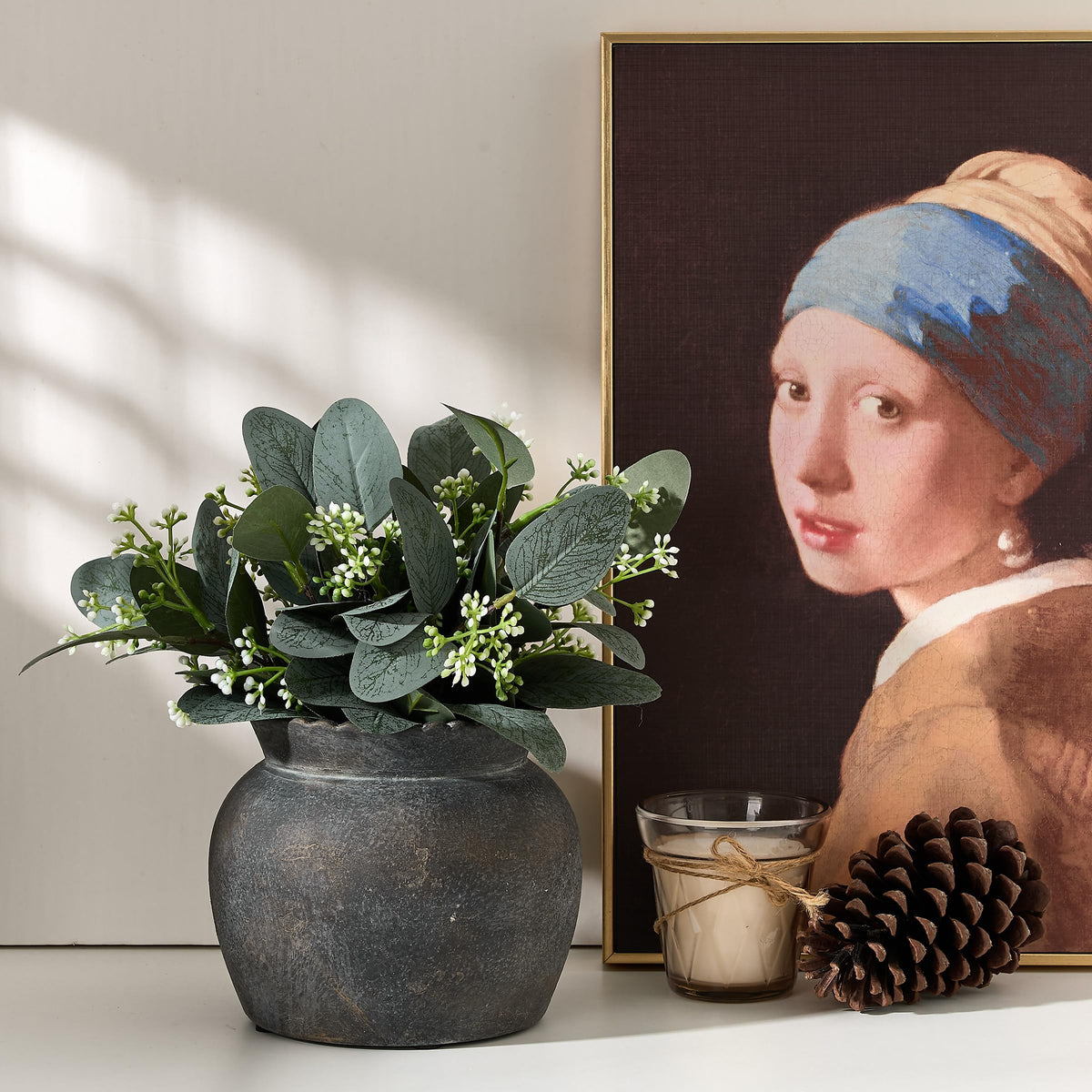 SIDUCAL versatile vase fits modern, traditional, or boho interiors