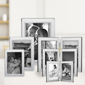 Siena two-photo display frame closeup reveals craftsmanship and secure mounts