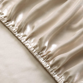 Close-up of SiinvdaBZX satin fabric showing silky sheen.
