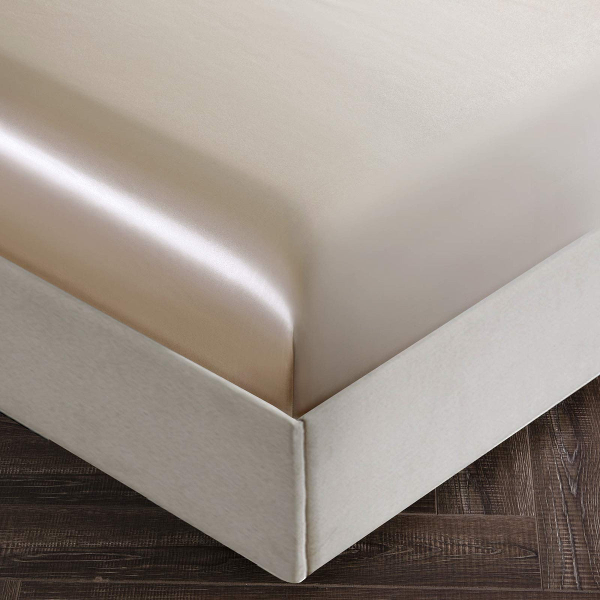 SiinvdaBZX satin pillowcases with envelope closure protect hair.