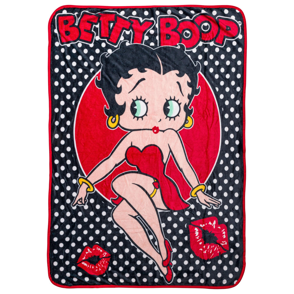 Silver Buffalo Betty Boop circle pose throw front view for cozy lounging
