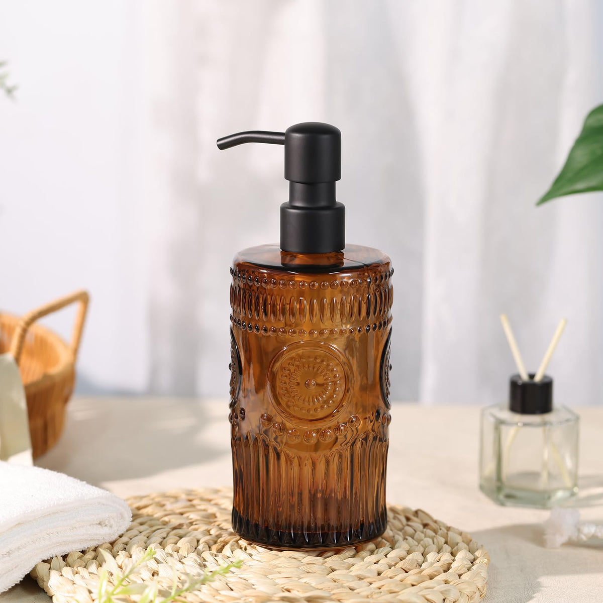 Simeitol amber dispenser with weighted base stays steady during use.