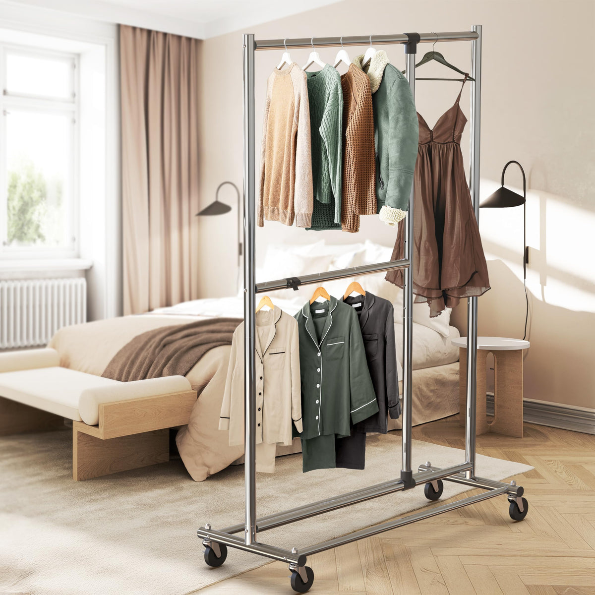 Simple Houseware extendable middle bar from 23 to 42.5 inches for versatile garments.
