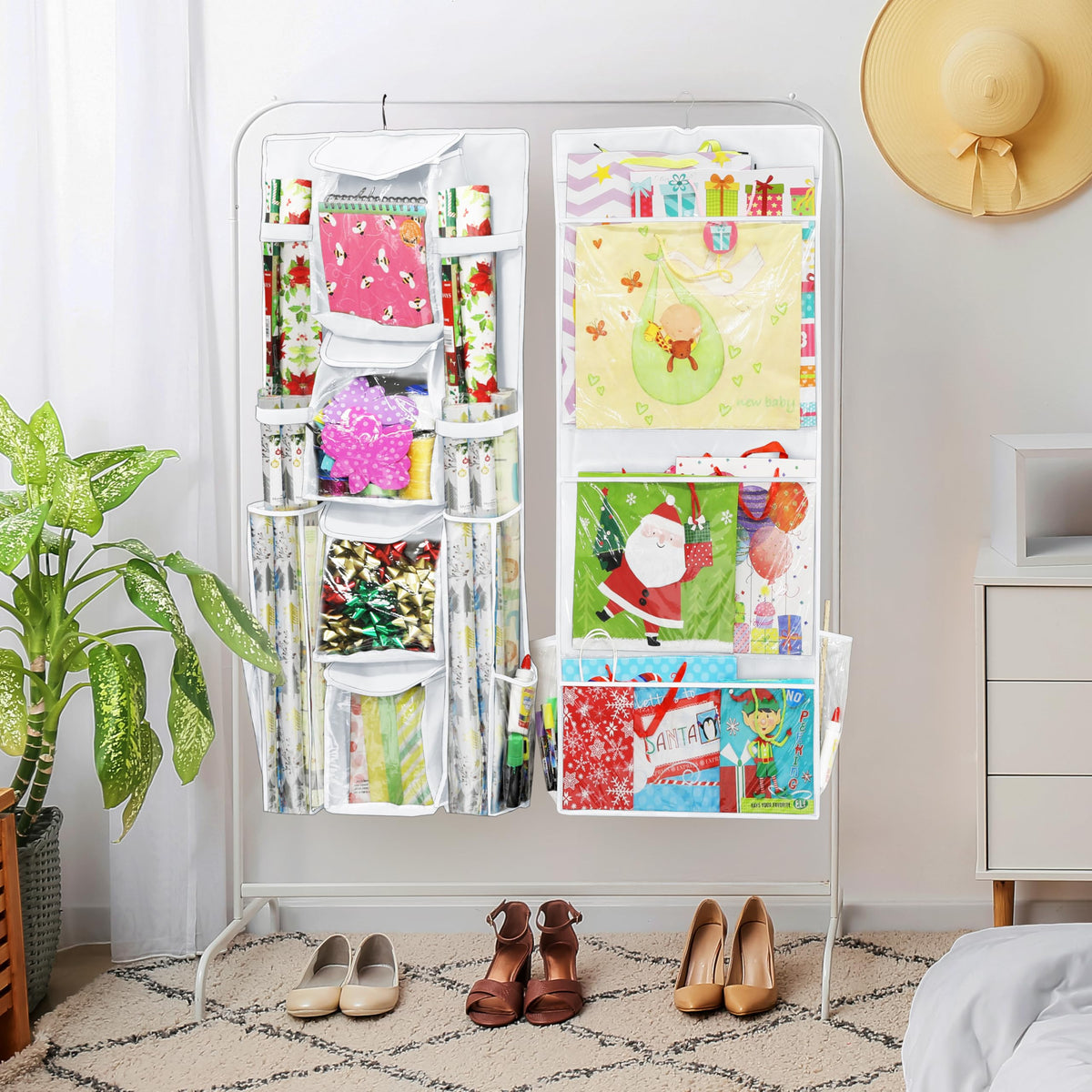 Simple Houseware durable reinforced pockets for long-lasting use in busy spaces.