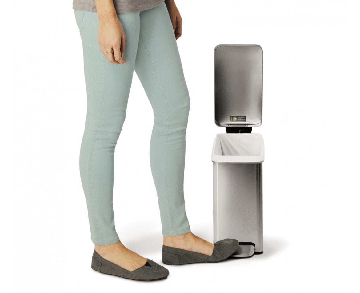 simplehuman lid shox silent close feature for quiet operation