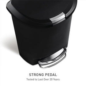 simplehuman pet-proof slide lock keeps the lid closed from curious pets.