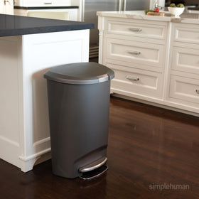 simplehuman lid with silent close for a quiet kitchen experience