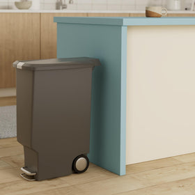 simplehuman lid shox silent close delivers whisper-quiet lid closure.