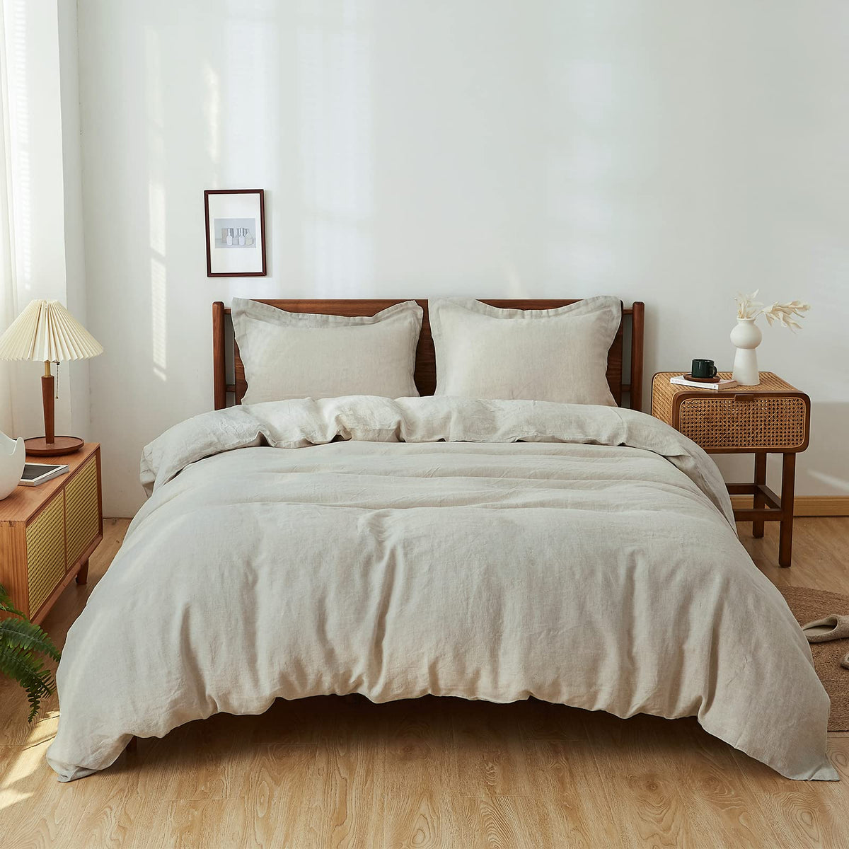 Pack of spare buttons included with Simple&Opulence linen set