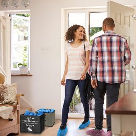 Singhoow compact 10x8x10 inch design fits small entryways.
