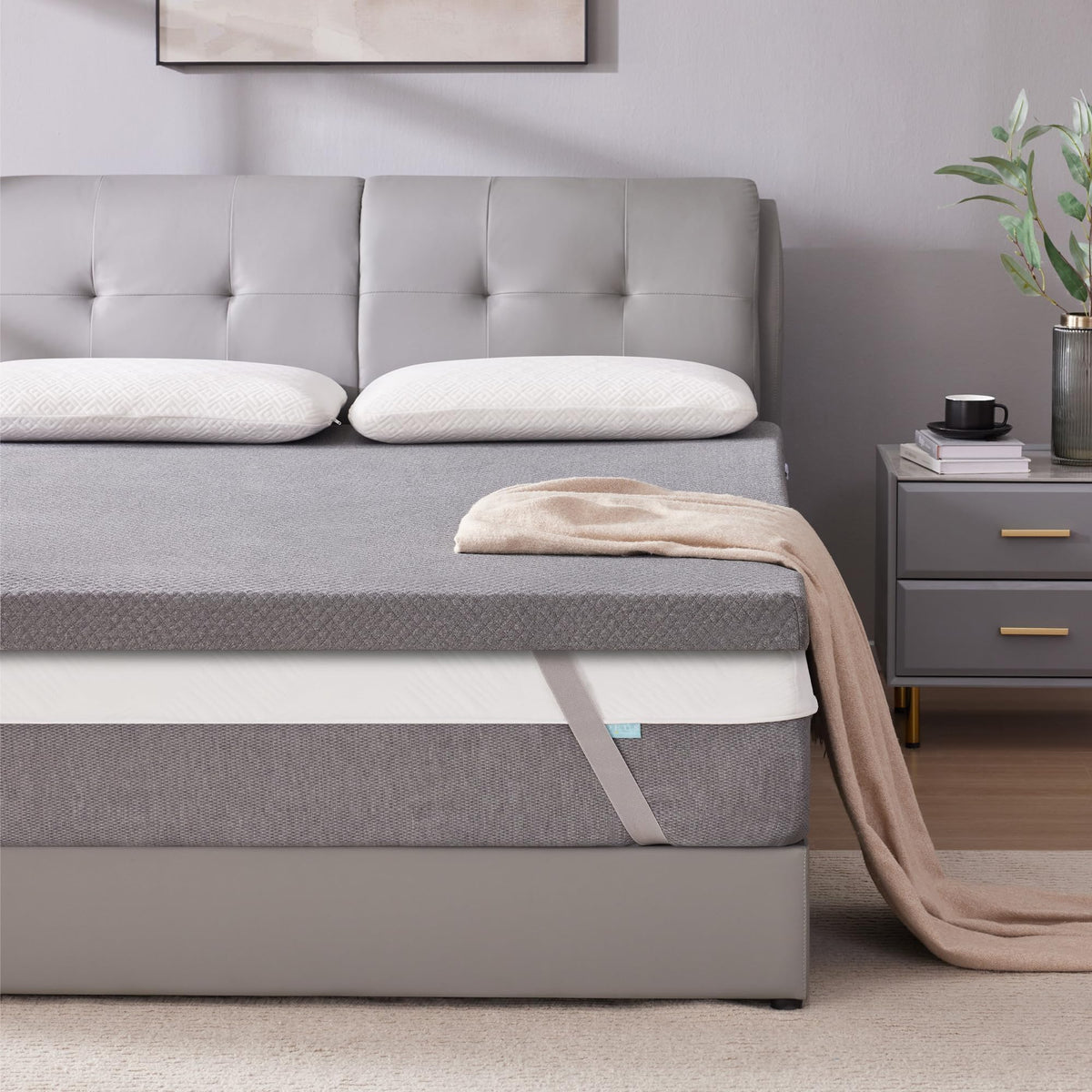 SINWEEK gel memory foam topper 3-inch close-up showing contouring support for comfort.