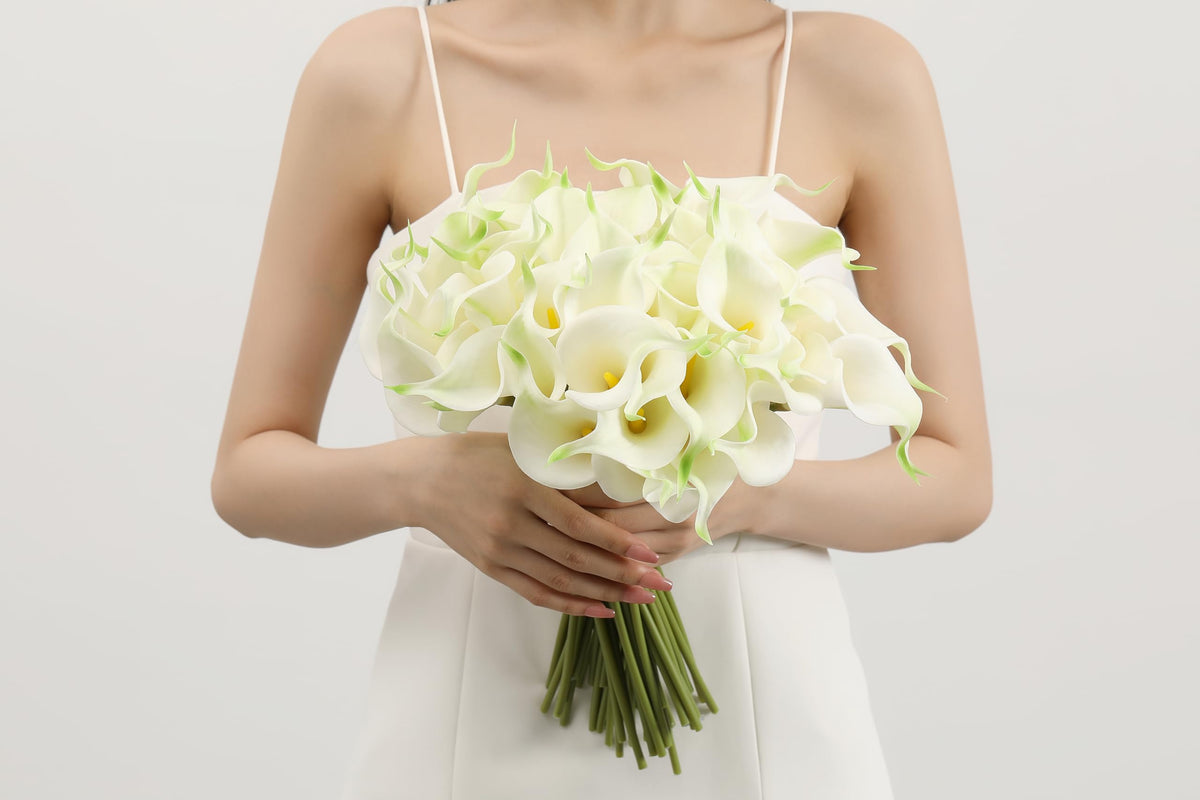 SITUMEIZI bride bouquet with calla lilies for a graceful look.