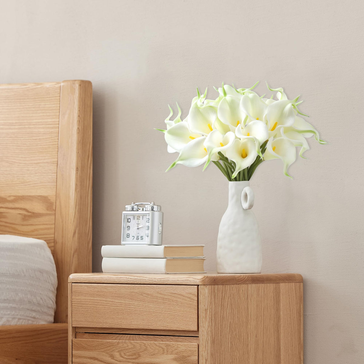 SITUMEIZI office decor with white artificial calla lilies.
