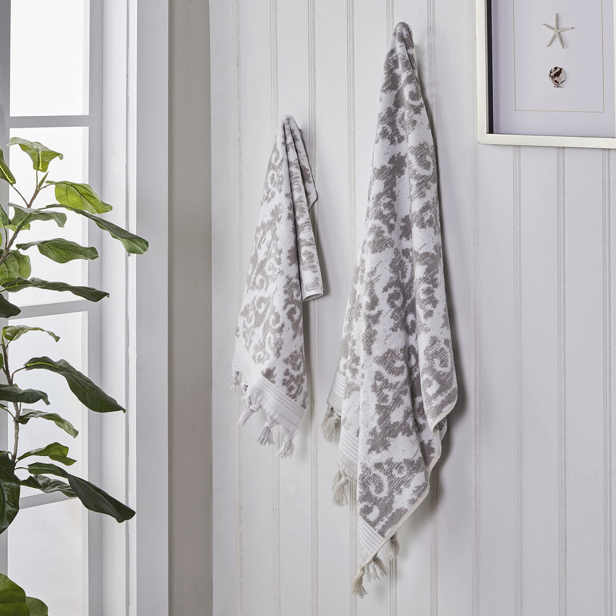 SKL Home Mirage Fringe 2-pack display in taupe for daily softness and absorbency