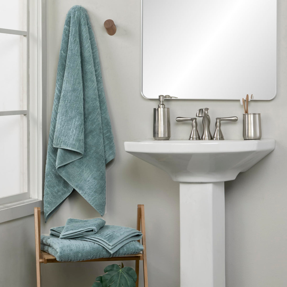 SKL Home CloudSoft 600 GSM towel demonstrating strong absorbency without bulk