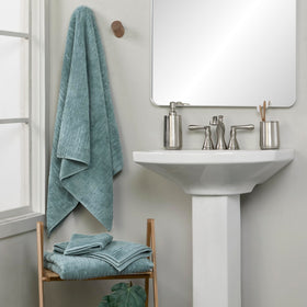 SKL Home CloudSoft 600 GSM towel demonstrating strong absorbency without bulk
