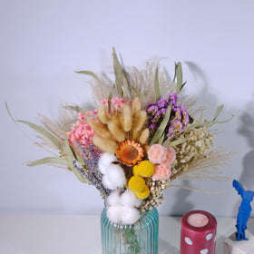 SKOGSKUNST flexible stems 8-13 inches for easy container customization.
