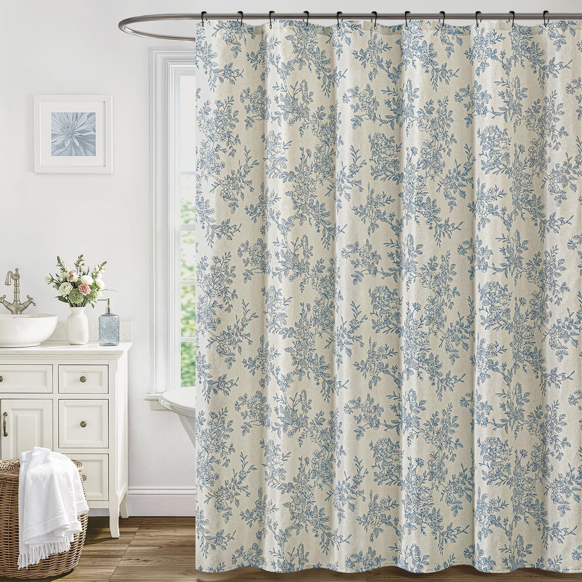 Slozzi bathroom decor in cottage style promotes a calm, timeless bathroom look.