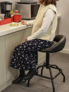 SMART JERRY bar stool supports up to 330 pounds