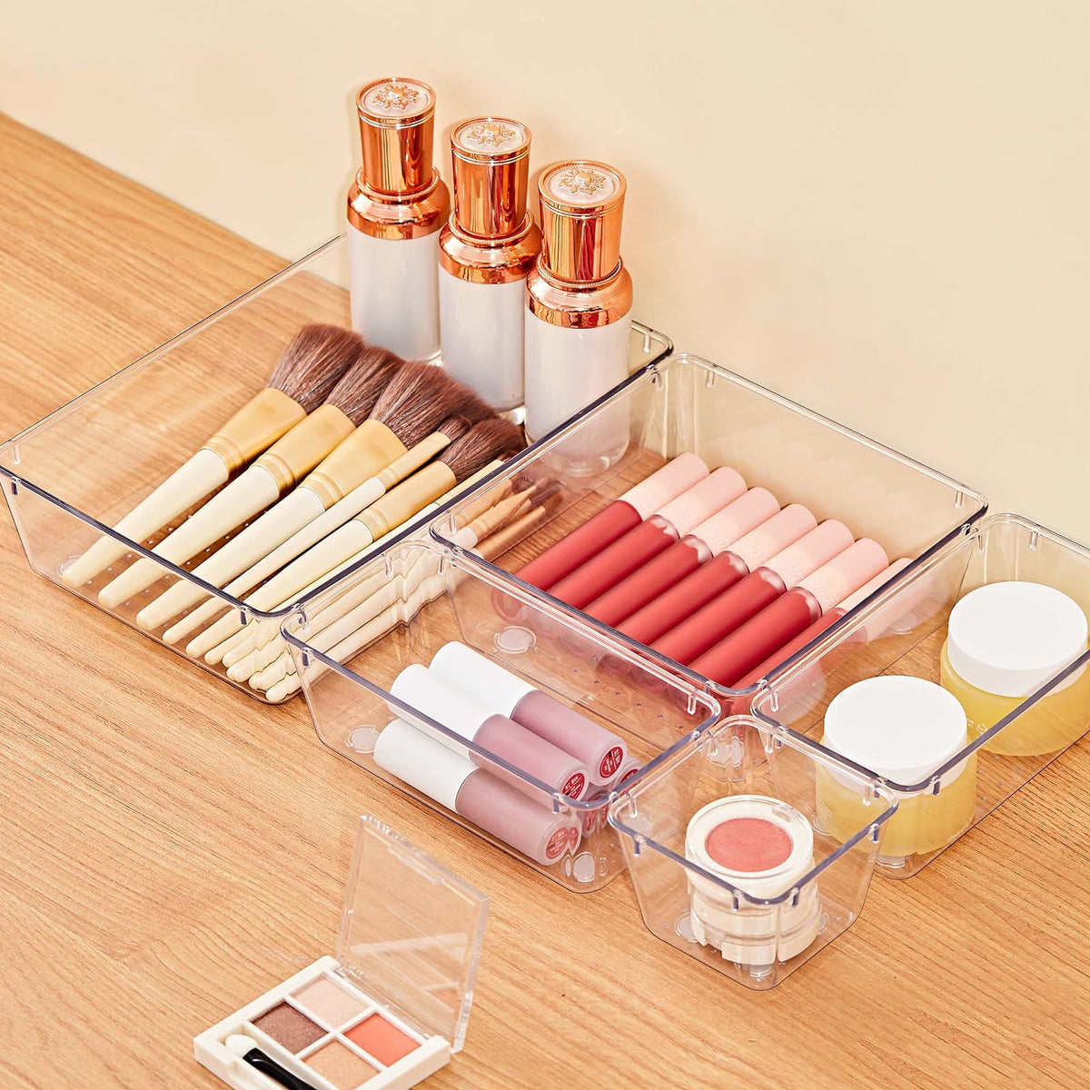 SMARTAKE durable non-slip pads prevent trays from shifting during use.