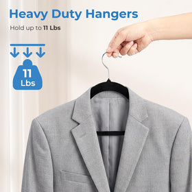 Smartor 360° swivel hooks provide versatile hanging options for coats and tops.