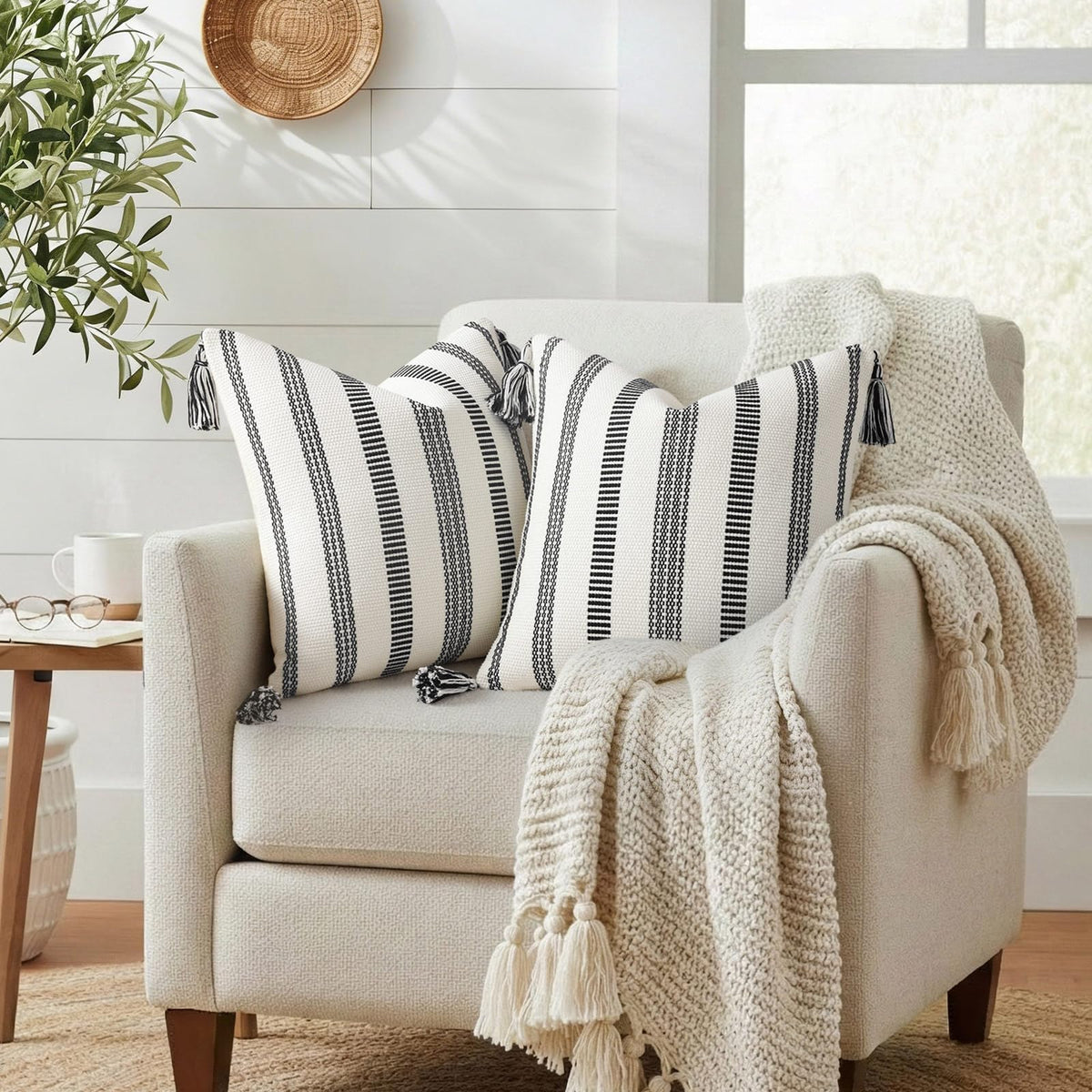 Smile Bee invisible zipper pillow cover for easy swapping and cleaning