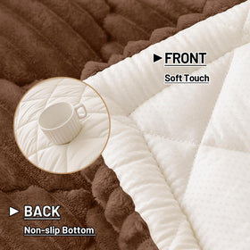 Smiry car-seat pad usage demonstrates versatile protection beyond the sofa.