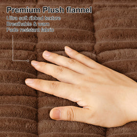 Smiry couch cover is machine washable for easy cleaning.
