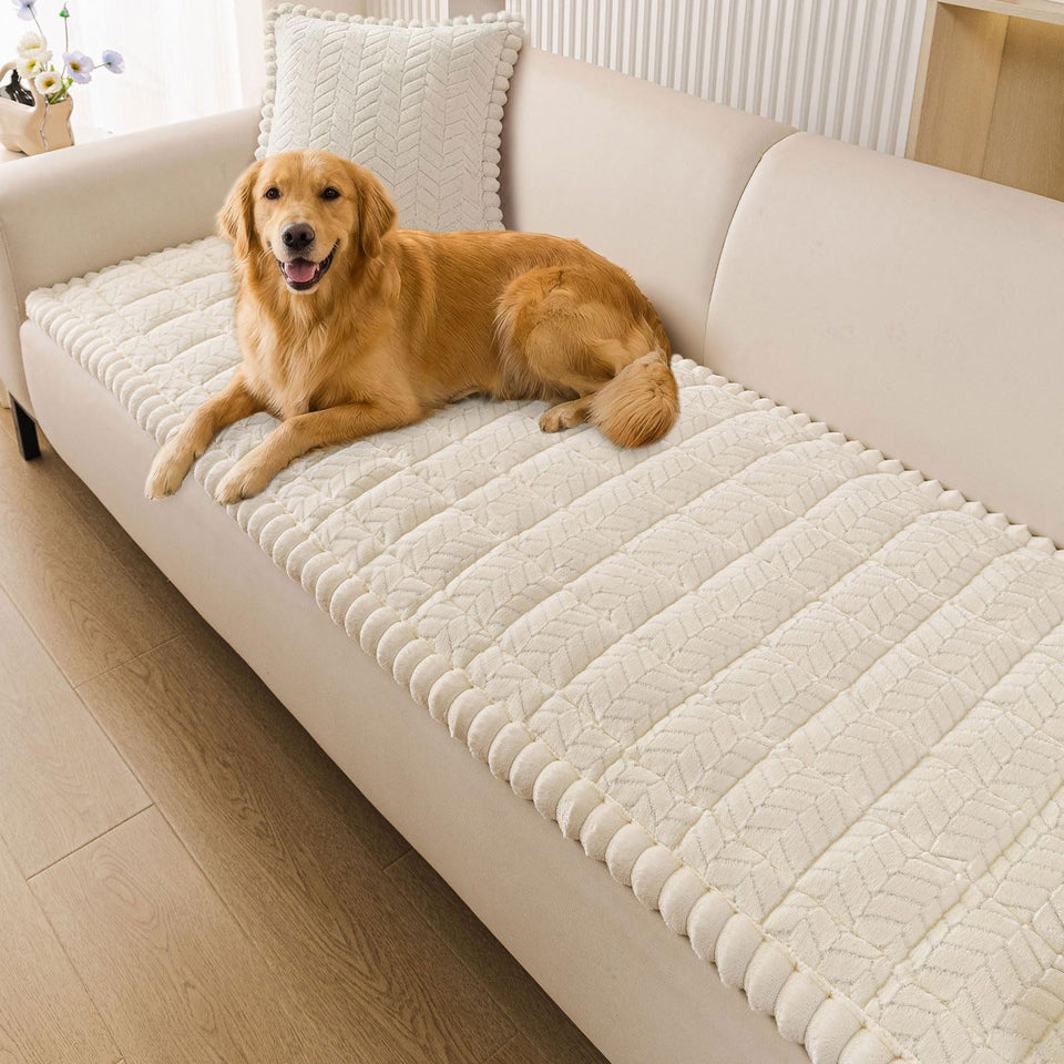 Smiry fuzzy fabric close-up showing soft, skin-friendly texture ideal for pets