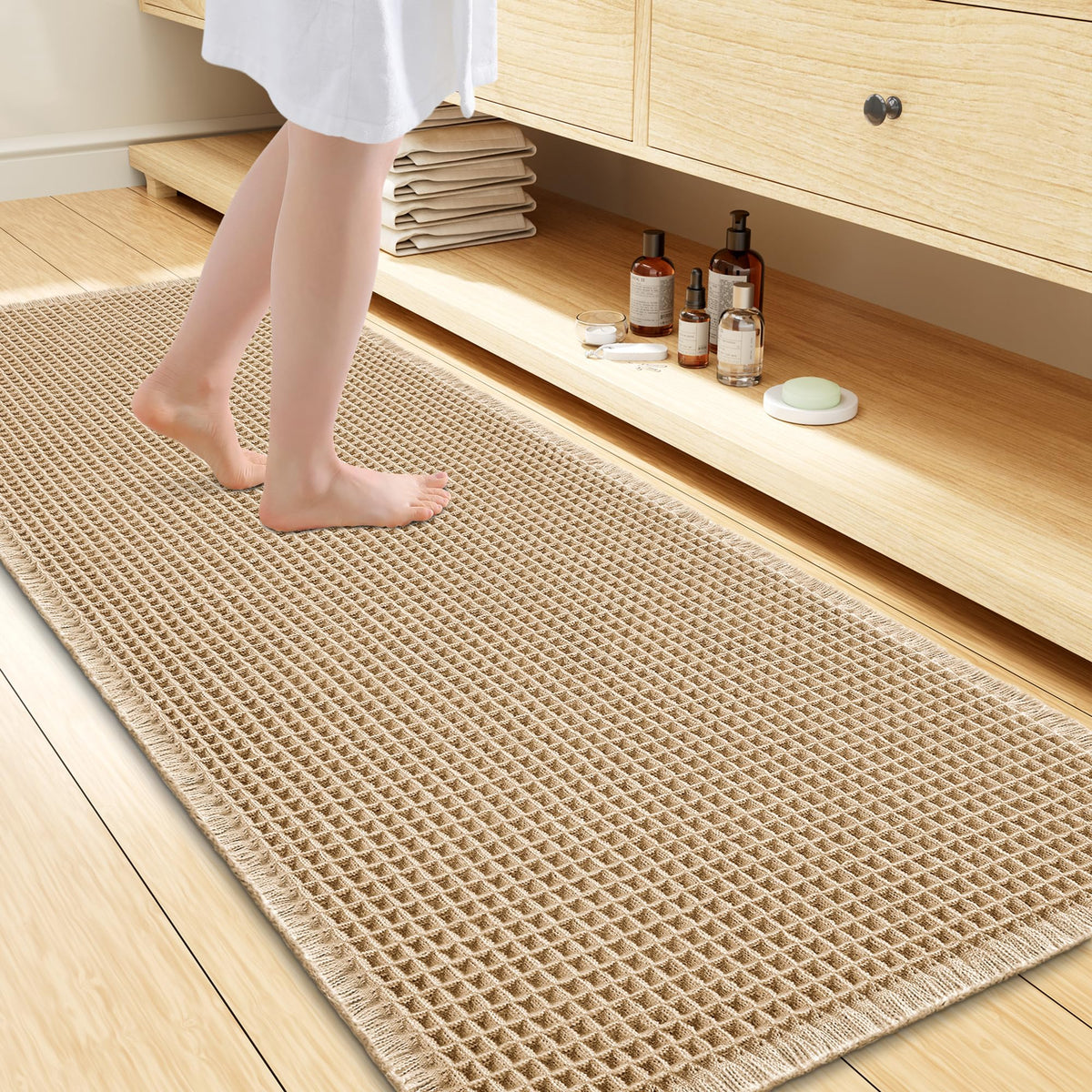 Smiry waffle bath mat image showcasing absorbent surface for quick foot drying.