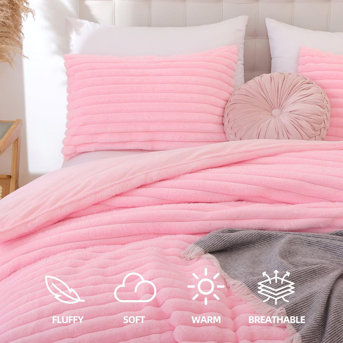 Smoofy Fluffy Queen Comforter micro-mink side offers silky touch for restful nights