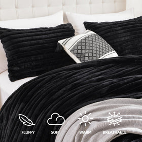 Smoofy Fluffy Queen Comforter micro-mink side offers silky texture and cloud-like feel