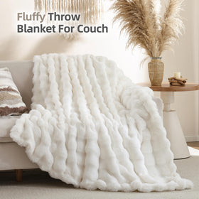 Smoofy blanket shows no shedding and no pilling durability.