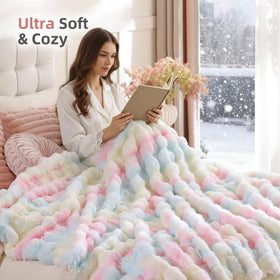 Smoofy thick yet lightweight warmth ideal for year-round use.