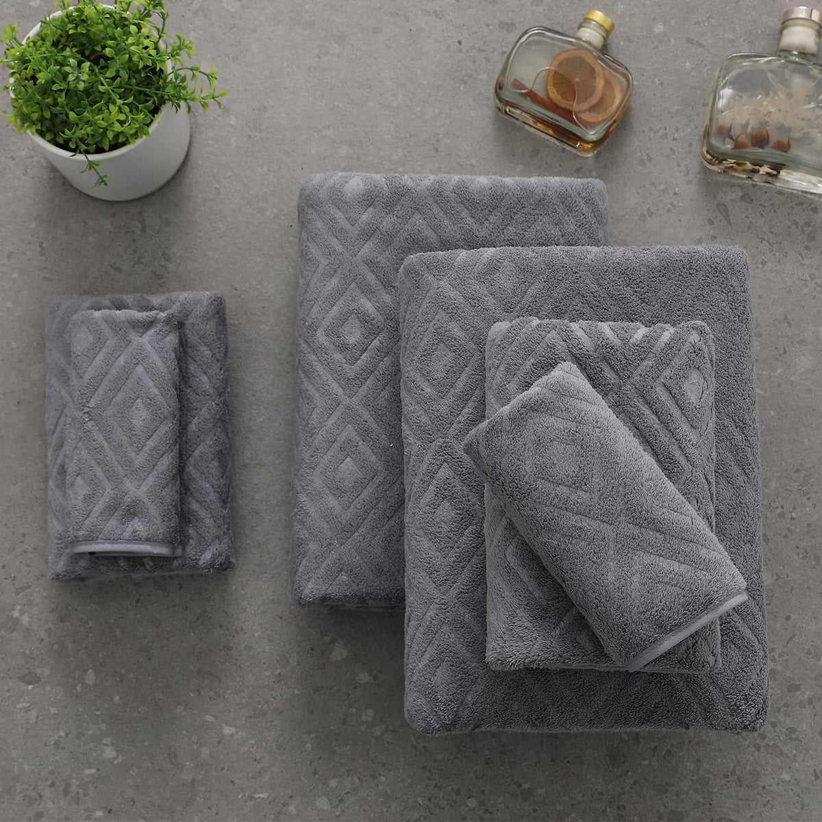 Smuge ultra-soft microfiber towels provide a cozy drying experience
