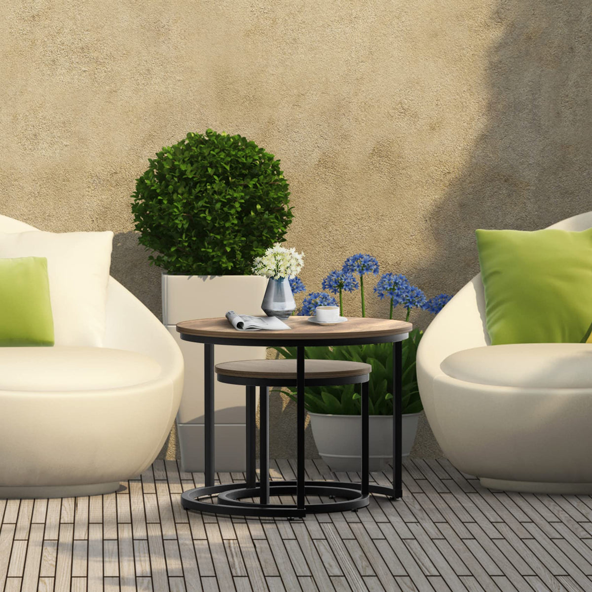 Smuxee dual-height nesting options adapt to different seating arrangements.