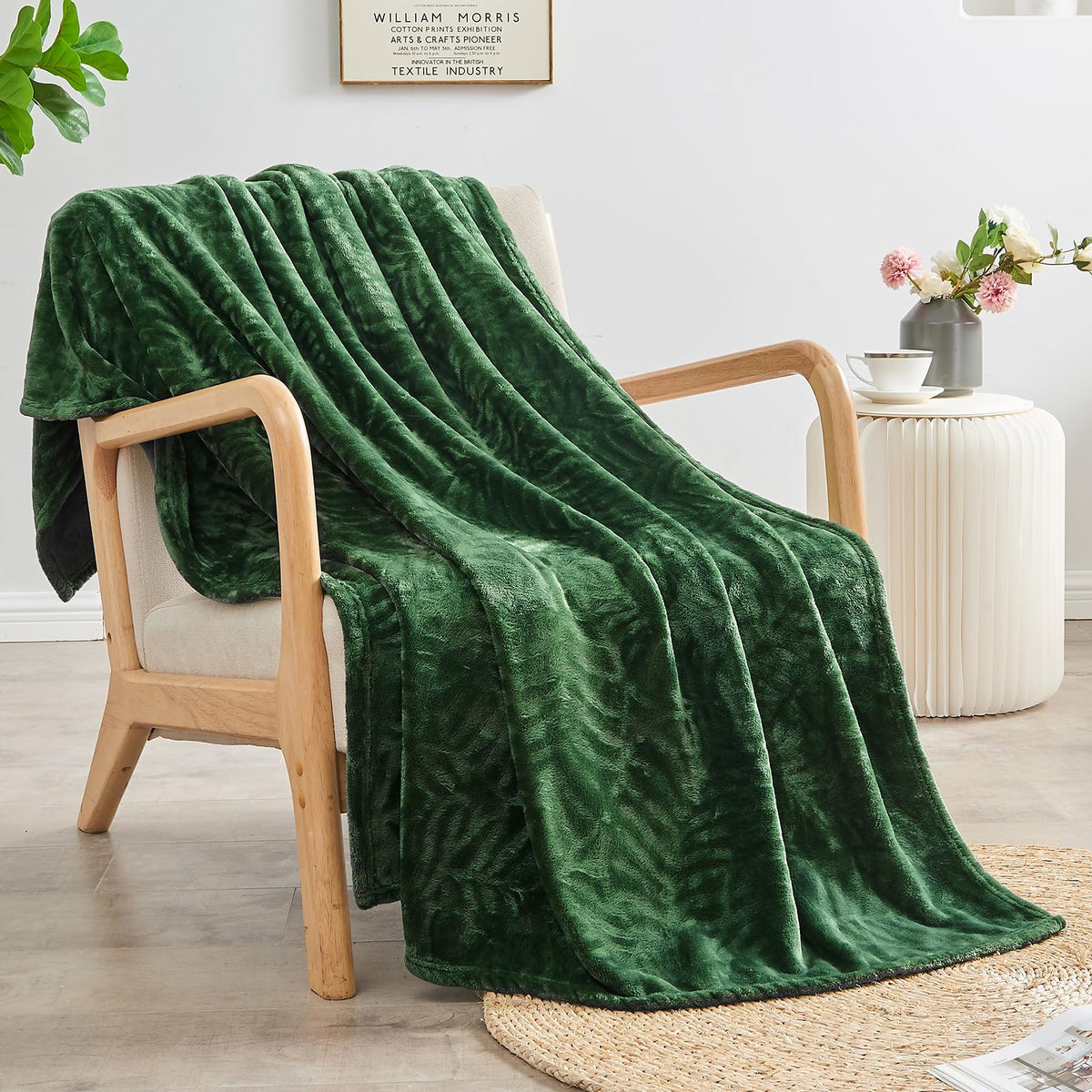 SOCHOW flannel blanket 60x80 inches offering lightweight warmth