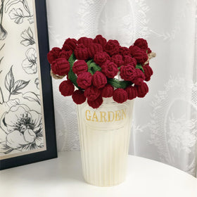 SoffMoiis 3D rose bouquet detail adds lifelike petals and cozy charm.