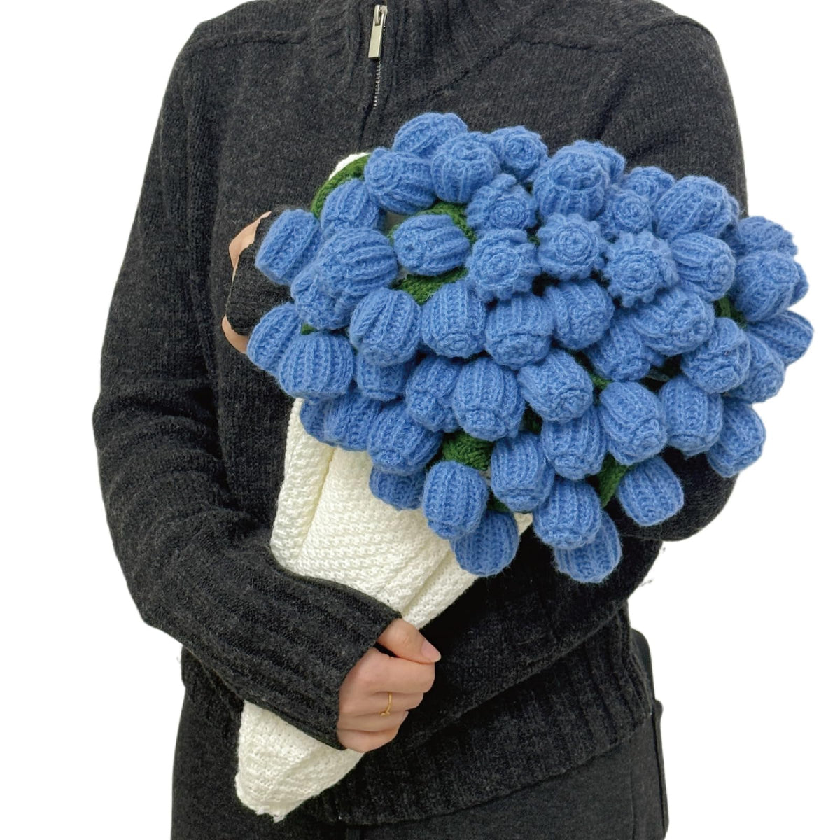 SoffMoiis blue rose bouquet blanket 32-inch shot showing plush texture for cozy lounging