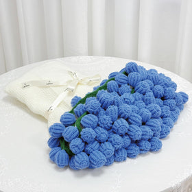 SoffMoiis 59-inch flower throw blanket offers generous warmth