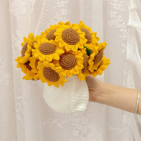 SoffMoiis gift-ready sunflower blanket, ideal for birthdays and Mother's Day
