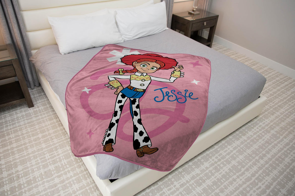 Soft microfiber fabric delivers breathable warmth without heaviness