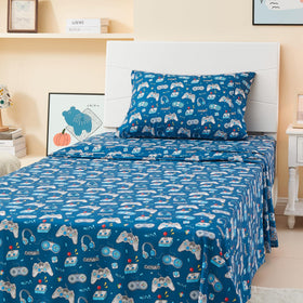 Softan corner straps and elastic edges keep the sheets in place all night.