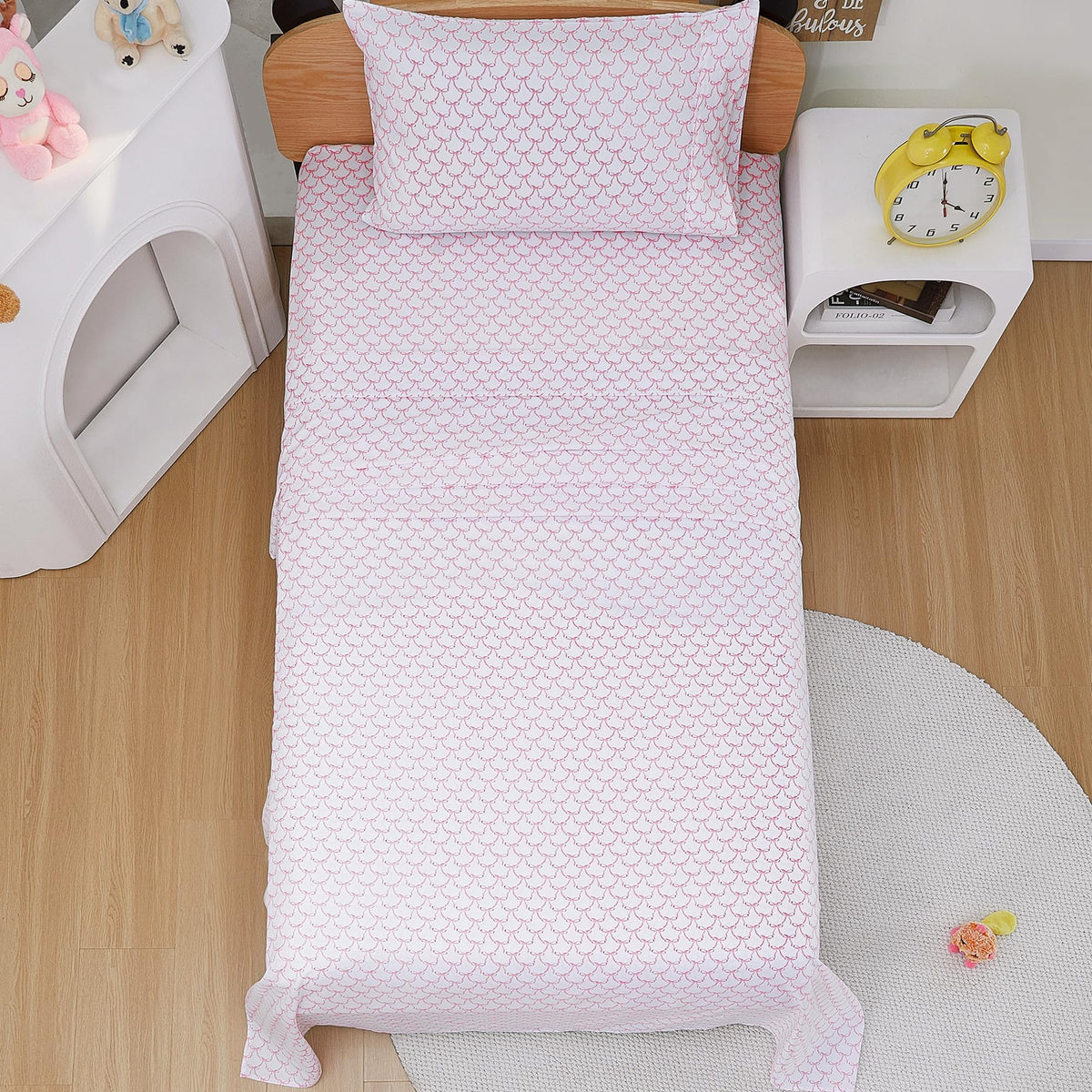 Softan easy-care bedding; machine washable and quick to dry.