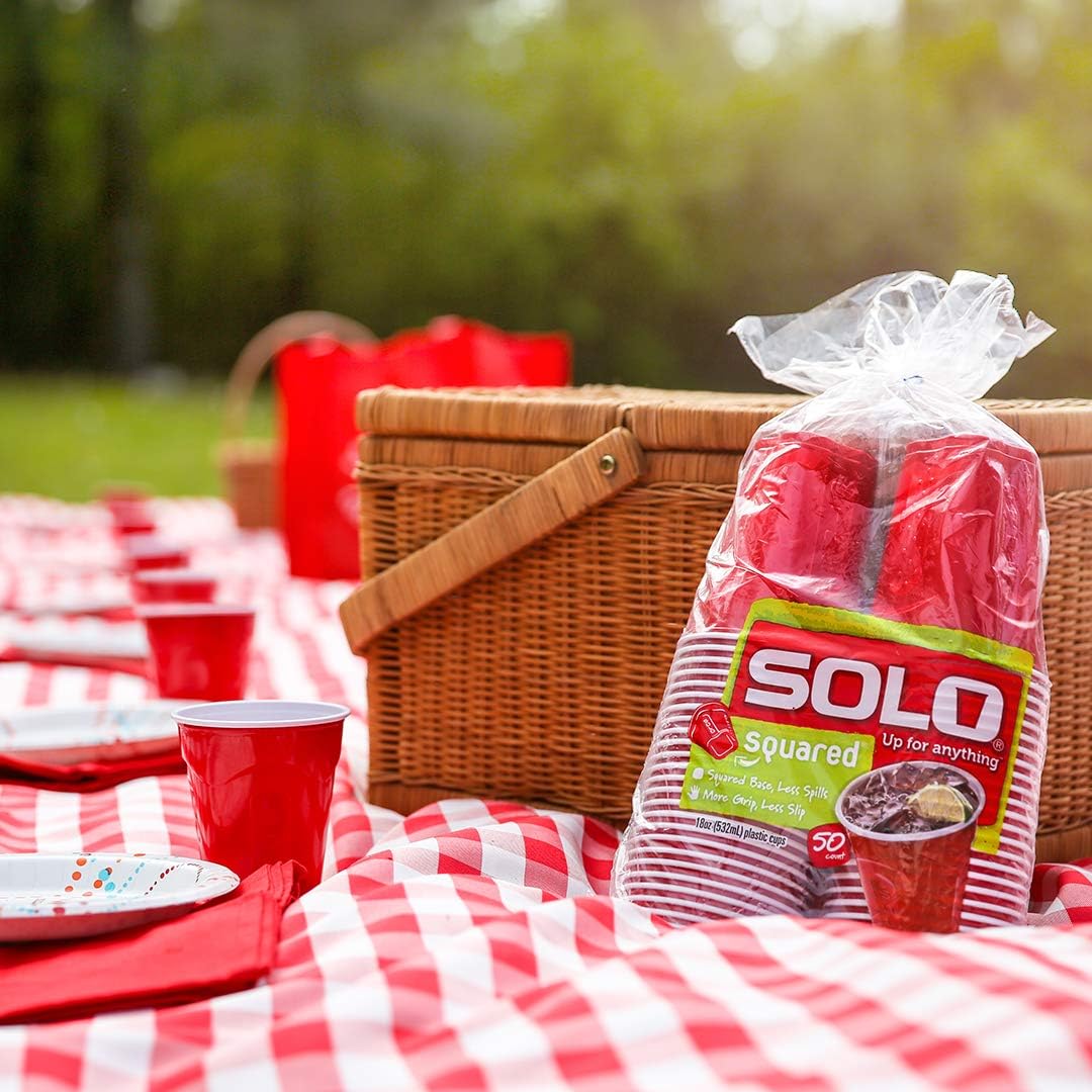 SOLO Red Squared 18oz cups with smooth rolled rim for easy sipping.