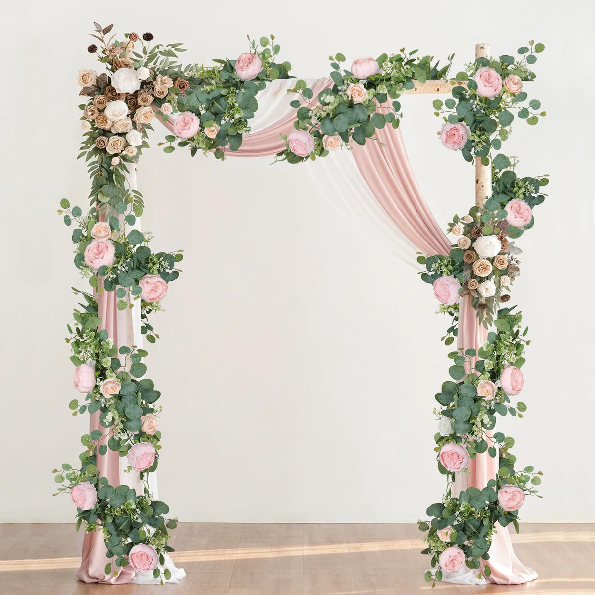 SOMYTING garland detail featuring roses and peonies for rich decor